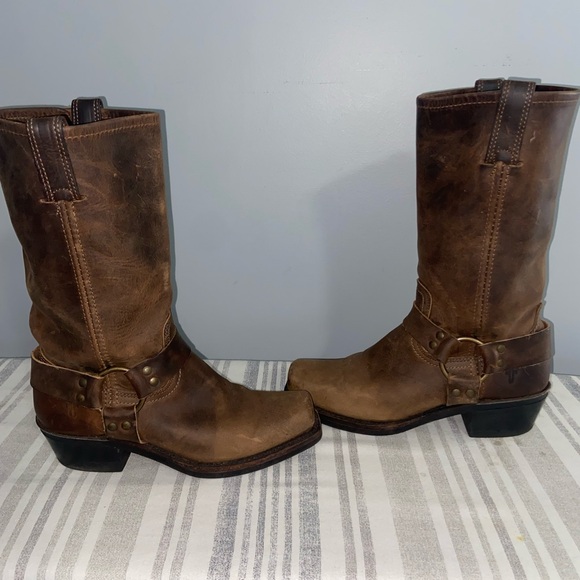 Frye Womens Harness 12-R Boot size 7 1/2 Medium 77300-3 - Picture 2 of 5